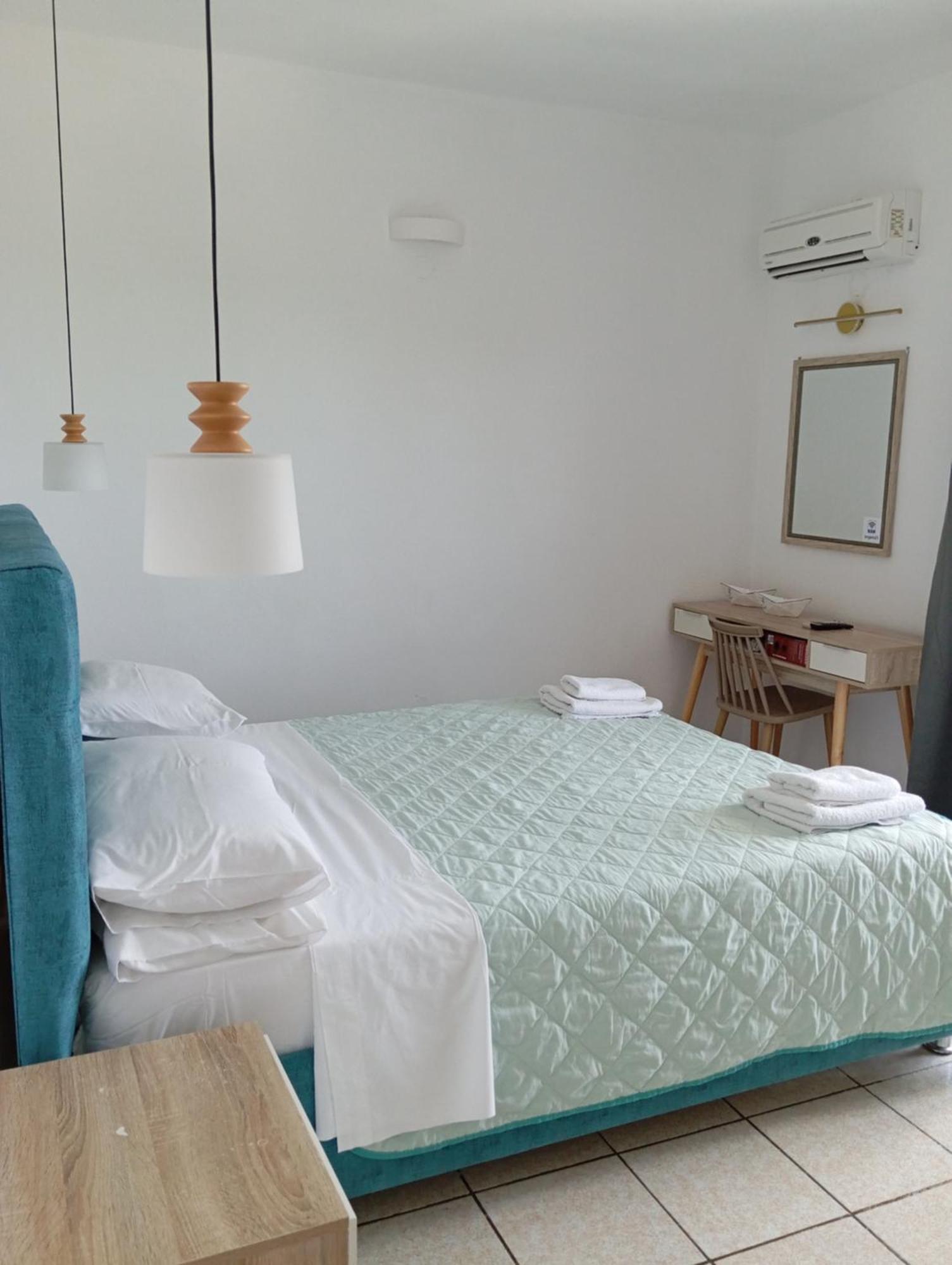 Angelos Studios Vromolimnos 외부 사진
